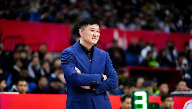 华体会官网-国字号内线在广东摆烂！杜锋拿他没办法，球迷：不想打可以走