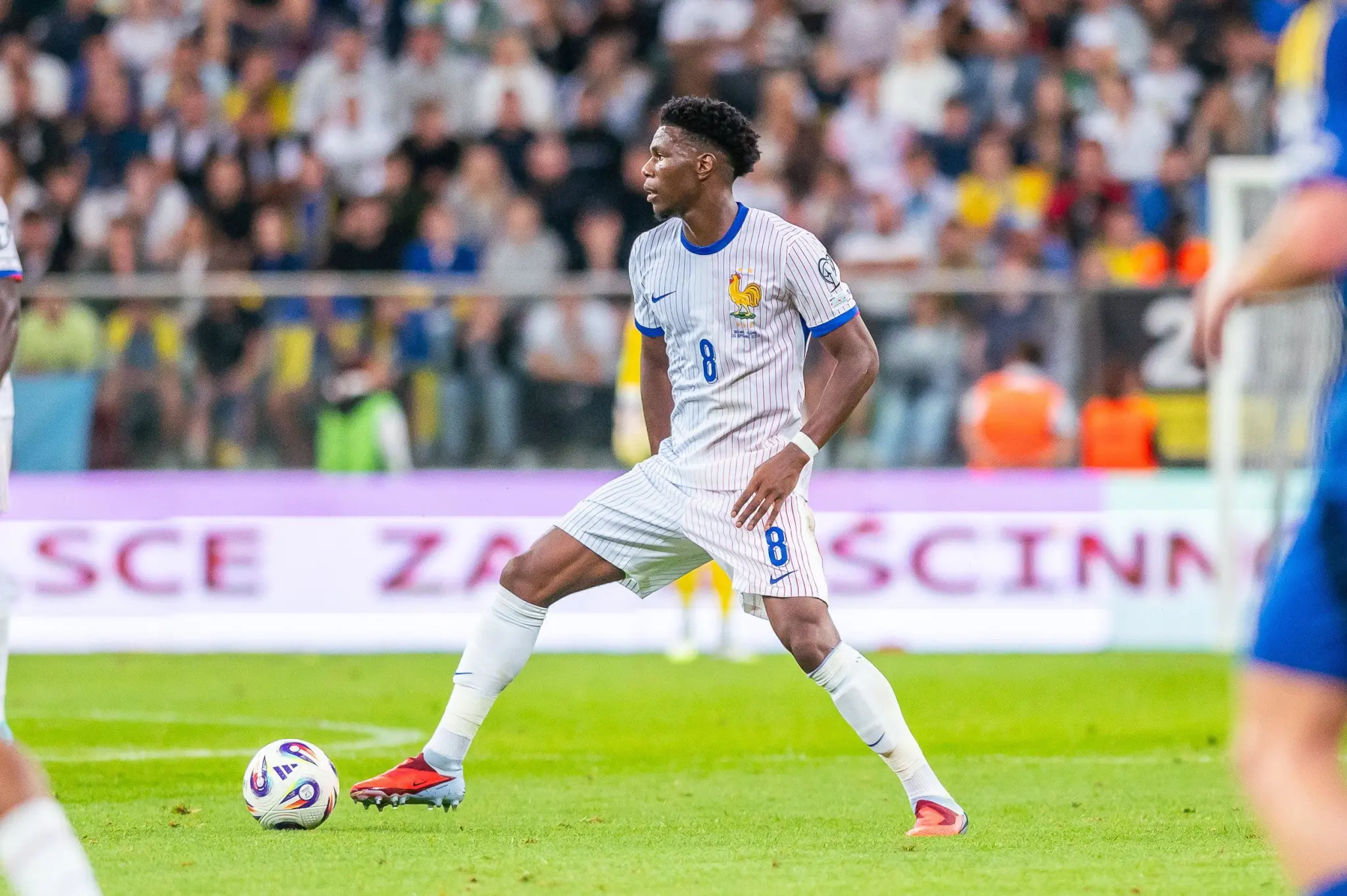 华体会体育-琼阿梅尼本场传球成功率96%，1次助攻，3次关键传球+6次抢断