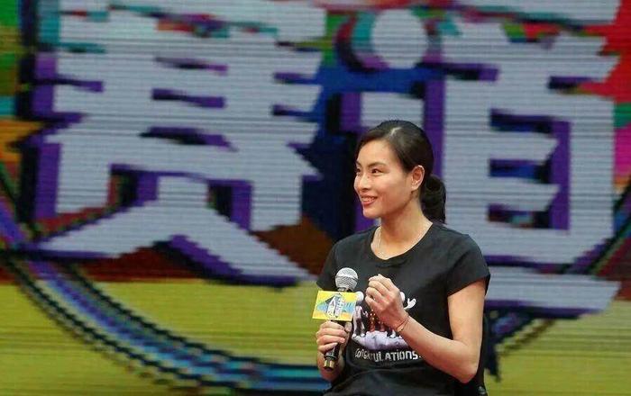 华体会官方网站-奥运冠军吴敏霞解锁新身份：上海一学校副校长