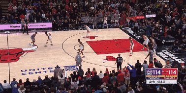 1678961185526081115.gif 华体会入口-再度上演三分绝杀 福克斯无限接近杰里·韦斯特奖