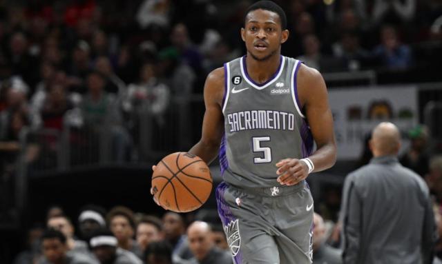 1678961170583086305.png 华体会入口-再度上演三分绝杀 福克斯无限接近杰里·韦斯特奖