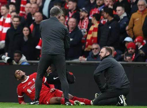 1708875374849095080.jpg 【联赛杯】范戴克加时头球杀!利物浦1-0切尔西捧杯