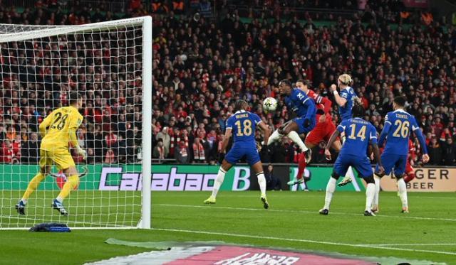 1708883056819024699.jpg 【联赛杯】范戴克加时头球杀!利物浦1-0切尔西捧杯