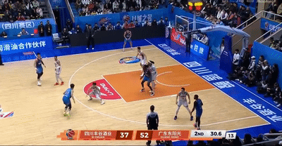 华体会官网-破案!胡明轩状态一好,徐杰却又摆烂原因找到,媒体人说出大实话