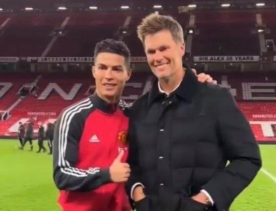 1647301911869069589.jpg 华体会体育-【早报】争冠白热化!曼城爆冷战平,利物浦球迷滑跪!